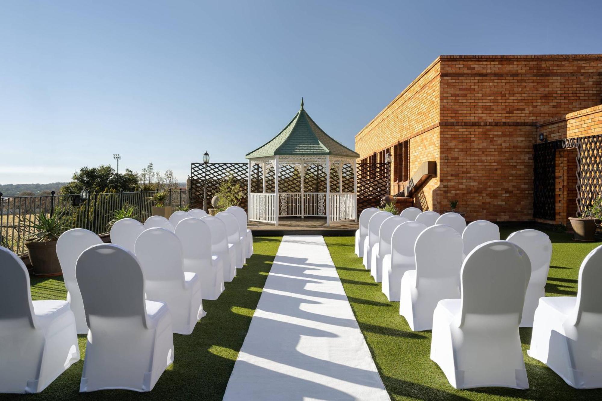 Protea Hotel By Marriott Johannesburg Wanderers Exterior photo